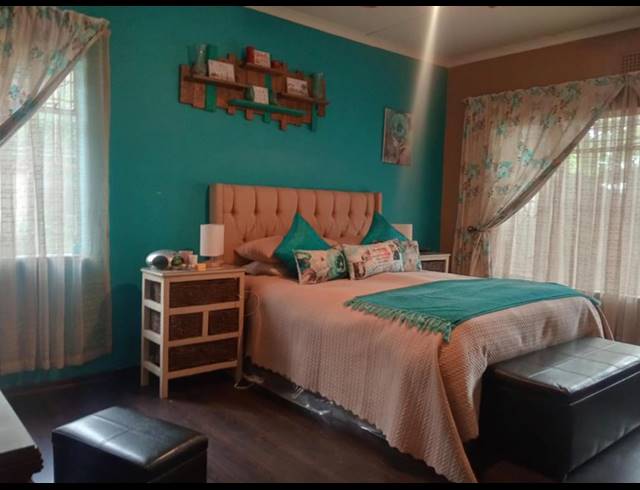 5 BEDROOM FREESTANDING FOR SALE IN BIRCHLEIGH